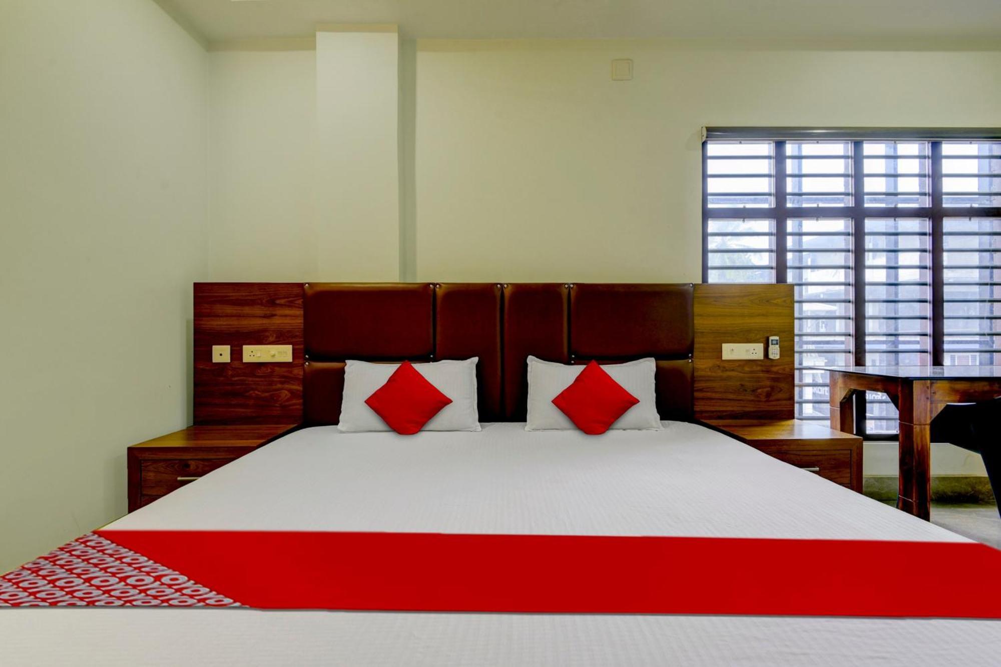 Hotel O Royal Tower Lodge Etakkare المظهر الخارجي الصورة
